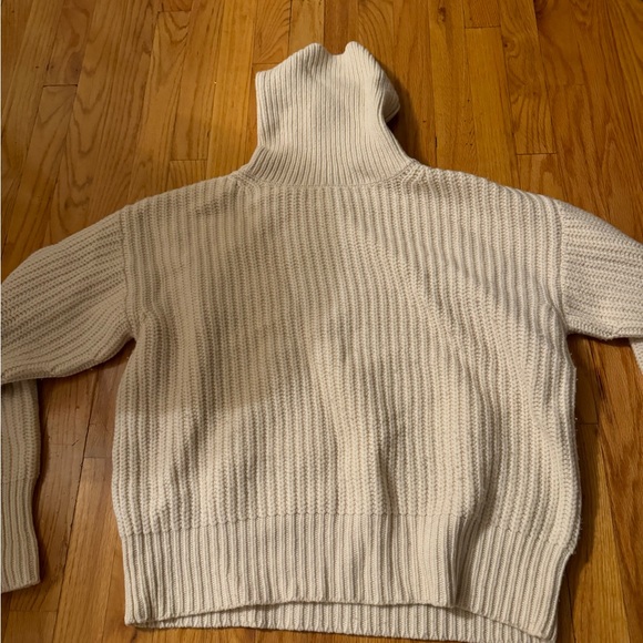 New with tags - JOSEPH Pearl Sweater- soft wool (size L) - Picture 4 of 12